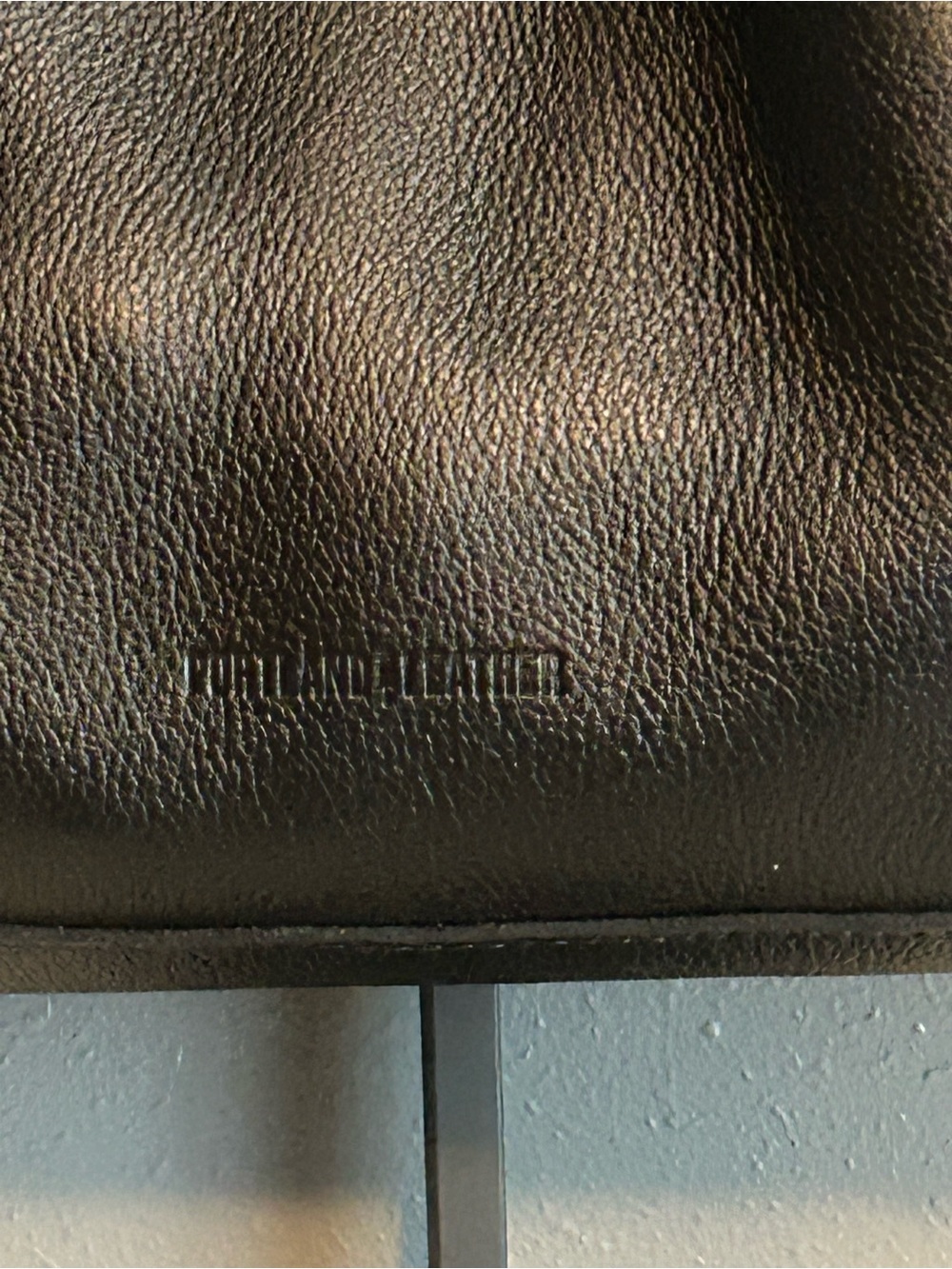 Portland Leather Medium Verona in Pebbled Black - Picture 2 of 7
